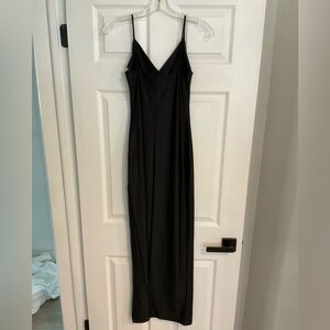 Popular 21
Sleek Women's long elegant body con dress stretch in black